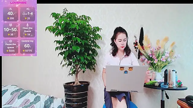 Snapshot of jx131418 chatting on 09/23/25, 12:02 jx131418 online show from 09/23/25, 12:02