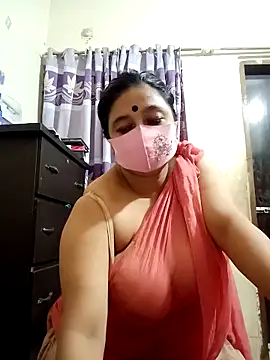 Snapshot of jenyfer709 chatting on 10/21/25, 10:21 jenyfer709 online show from 10/21/25, 10:21