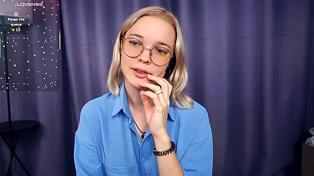 EdaKirkIin online show from 10/21/25, 06:25