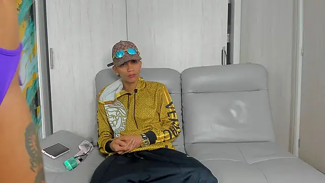 Snapshot of Something_pork4 chatting on 10/12/25, 01:43 Something pork4 online show from 10/12/25, 01:43