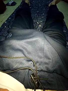 RaoufDz17cm online show from 10/27/25, 01:09