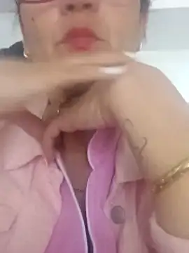 Snapshot of Ternura_Prohibida chatting on 11/15/25, 08:27 Ternura Prohibida online show from 11/15/25, 08:27