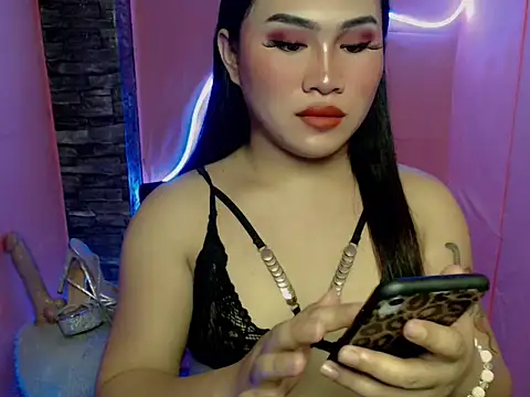 pretty lassy online show from 11/07/25, 03:34