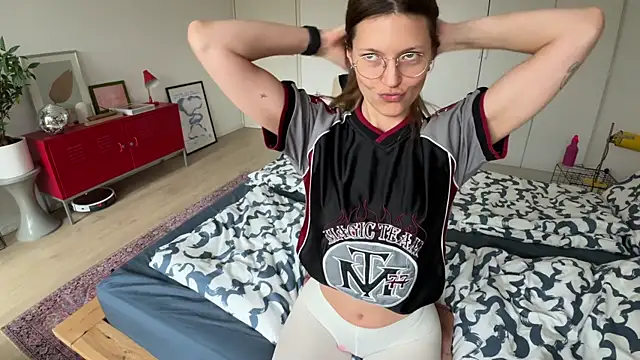 Scorpion Peach online show from 10/24/25, 10:22