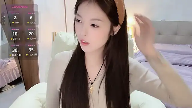 T-LL77- online show from 11/12/25, 04:07