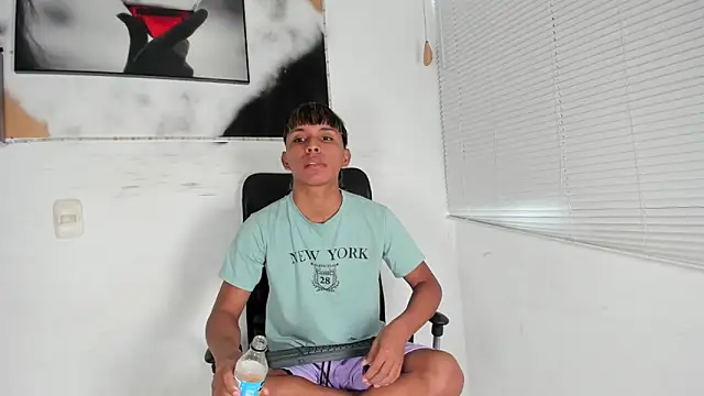 tyler twink boy online show from 10/11/25, 12:47