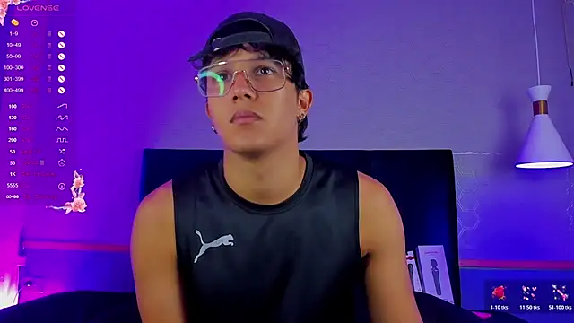 Leo Savage  online show from 11/04/25, 04:11