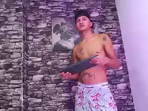 Snapshot of gustavo_saaled19_ chatting on 10/26/25, 02:34 gustavo saaled19 online show from 10/26/25, 02:34