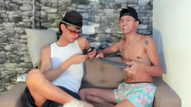 Snapshot of gustavo_saaled19_ chatting on 11/08/25, 10:30 gustavo saaled19 online show from 11/08/25, 10:30