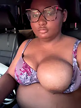 PoppyLuxe online show from 11/18/25, 10:25