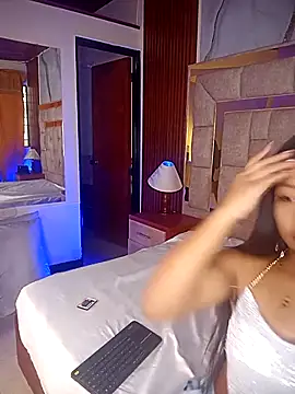 ValeriaJacobs online show from 10/17/25, 12:41