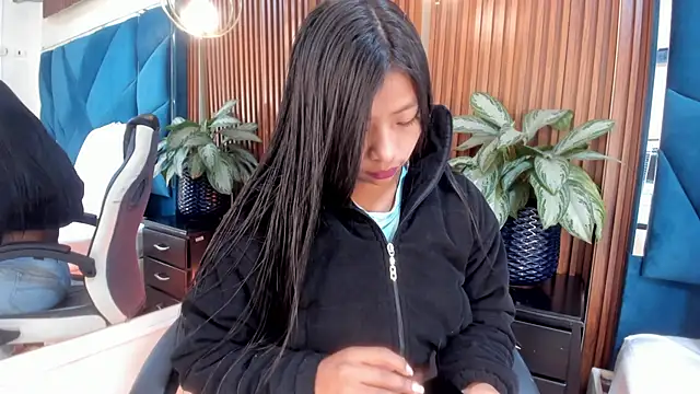 ValeriaJacobs online show from 10/28/25, 11:58