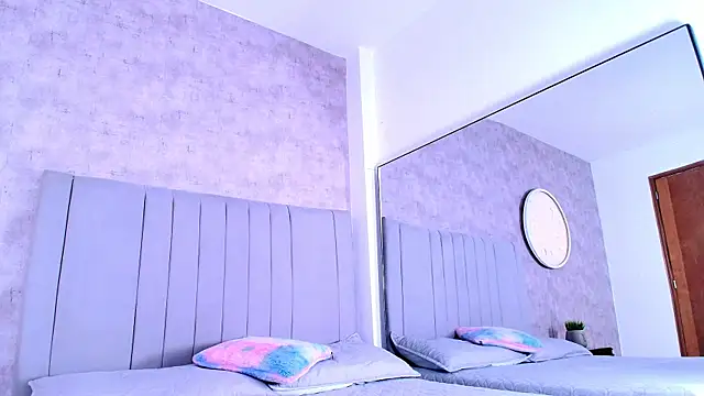 karla-ruiz online show from 10/13/25, 07:03