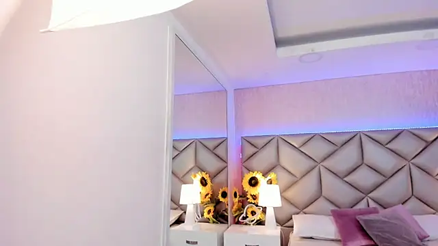 dafnne hall online show from 10/09/25, 04:21