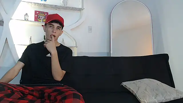 THREE GUYS HOT online show from 10/04/25, 07:34