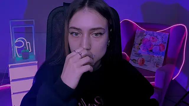 olivianorton online show from 10/11/25, 12:26