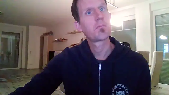 Snapshot of Trockenbau chatting on 11/01/25, 10:39 Trockenbau online show from 11/01/25, 10:39