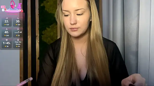 Snapshot of PandaFluff chatting on 11/09/25, 04:49 PandaFluff online show from 11/09/25, 04:49