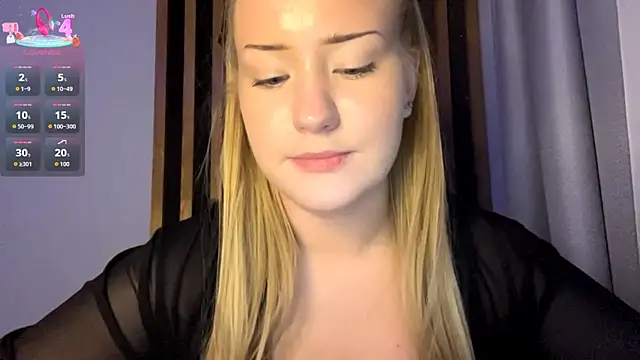 Snapshot of PandaFluff chatting on 11/17/25, 06:03 PandaFluff online show from 11/17/25, 06:03