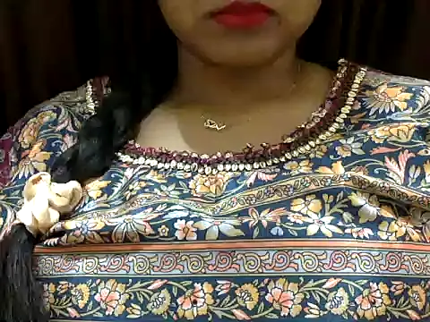 its me Rashmi online show from 10/17/25, 04:20