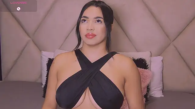 Snapshot of CharlotteeBrownn chatting on 10/17/25, 06:05 CharlotteeBrownn online show from 10/17/25, 06:05