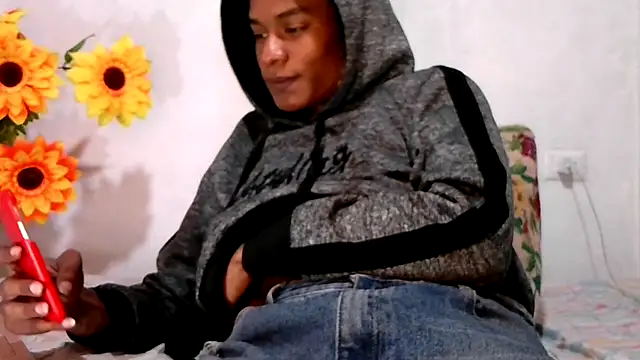 Noah Miller7 online show from 10/21/25, 08:04