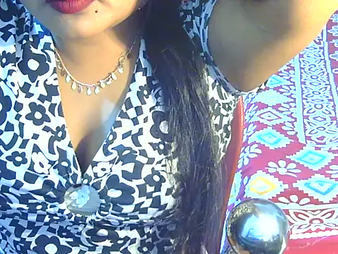 Nusrat Faria07 online show from 10/27/25, 08:57