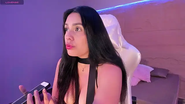 RenataLeclair online show from 10/17/25, 05:15