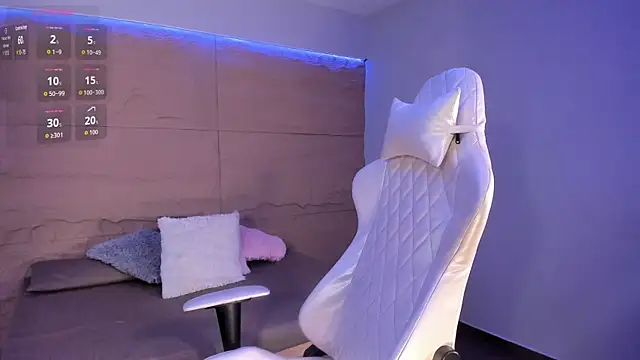 RenataLeclair online show from 10/18/25, 04:41