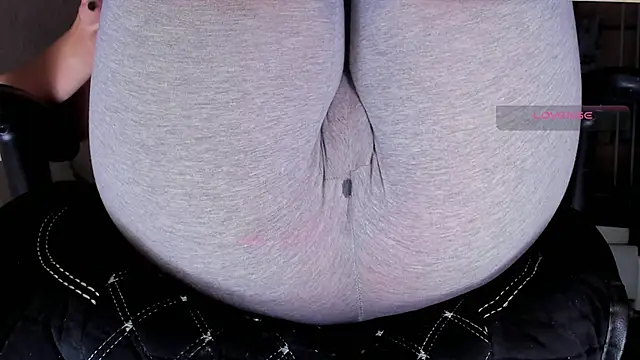 Cameltoe squirt inPants online show from 10/22/25, 01:33