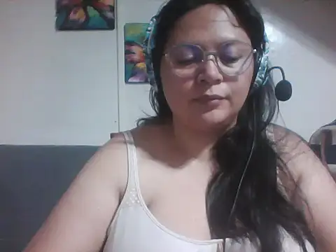 Snapshot of Rubifeliz chatting on 10/09/25, 04:54 Rubifeliz online show from 10/09/25, 04:54