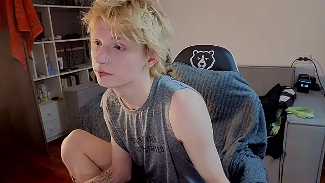 Your avatar online show from 10/10/25, 12:59