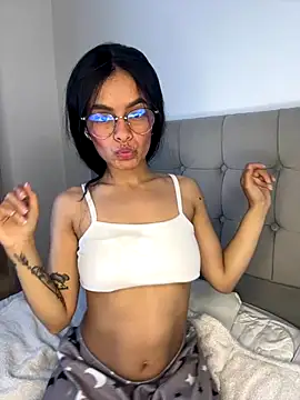 Melissa coch online show from 10/08/25, 04:37