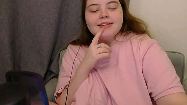 brattyprincessemma online show from 11/18/25, 07:07