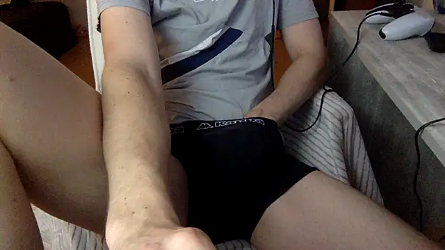 Snapshot of Breezydicksn chatting on 10/27/25, 04:44 Breezydicksn online show from 10/27/25, 04:44