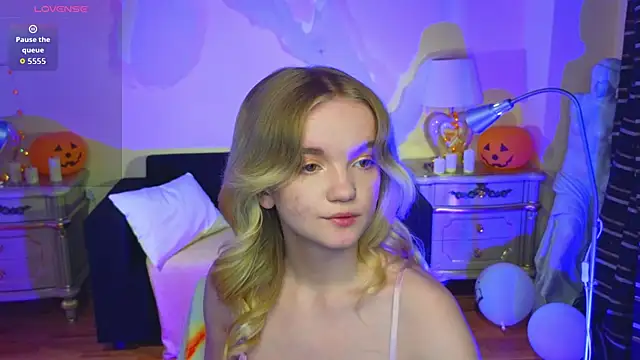 RosesKate online show from 10/31/25, 11:55