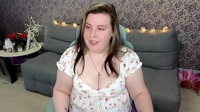Snapshot of Lillit__ chatting on 10/13/25, 08:53 Lillit online show from 10/13/25, 08:53
