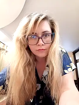 Crystal00Girl online show from 10/24/25, 10:17