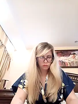 Crystal00Girl online show from 10/28/25, 10:23