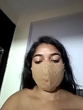 Little toy girl online show from 10/08/25, 12:36