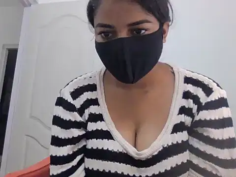 Little toy girl online show from 11/07/25, 04:56