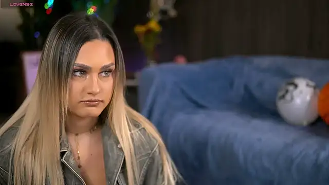 KayaAzur online show from 10/31/25, 05:41