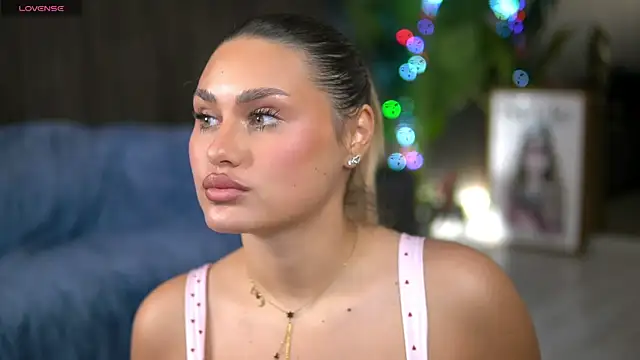 KayaAzur online show from 11/10/25, 05:50