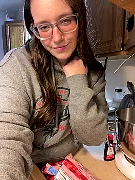 Snapshot of Mommasaurrex chatting on 10/30/25, 04:58 Mommasaurrex online show from 10/30/25, 04:58