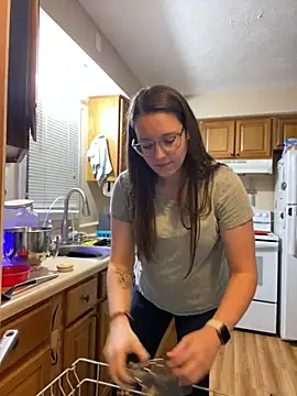 Snapshot of Mommasaurrex chatting on 11/10/25, 11:04 Mommasaurrex online show from 11/10/25, 11:04