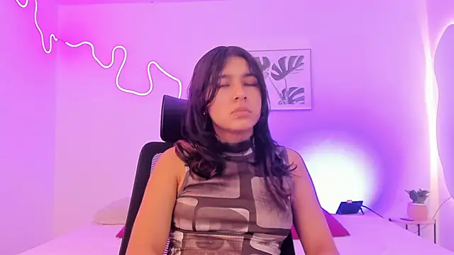 Cherrydollxx online show from 11/17/25, 11:38