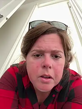 hornykitty1210 online show from 10/28/25, 02:53