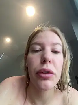 Snapshot of Chloemillerrxx chatting on 09/25/25, 10:30 Chloemillerrxx online show from 09/25/25, 10:30