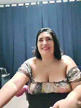 Snapshot of lina_maria99 chatting on 10/22/25, 08:25 lina maria99 online show from 10/22/25, 08:25