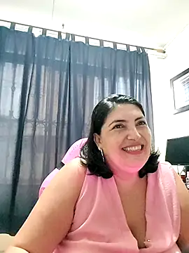 Snapshot of lina_maria99 chatting on 10/29/25, 11:23 lina maria99 online show from 10/29/25, 11:23